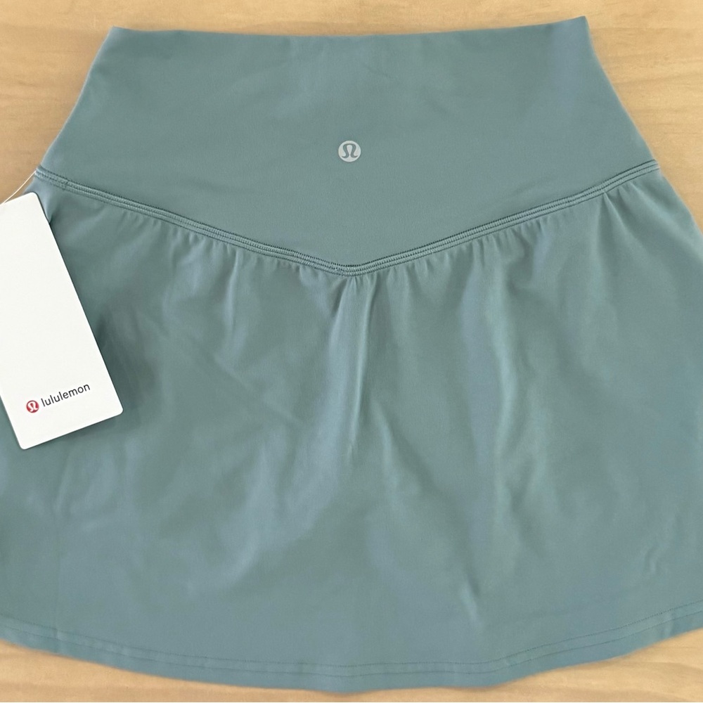 Lululemon 6 align skirt crater blue,NWT can’t return for size,super cute!